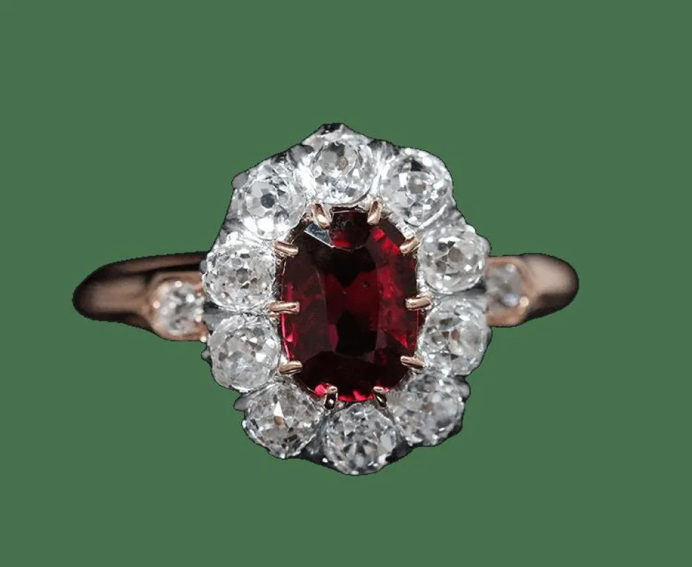 Bague de type pompadour or rose et platine en rubis et diamants.