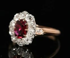 Bague de type pompadour or rose et platine en rubis et diamants.