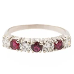 Bague demi alliance Or blanc Rubis