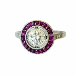 bague design art déco avec rubis et diamants