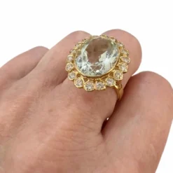 Bague design Art Déco contemporaine en or jaune, diamants et aigue-marine