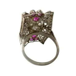 Bague design art déco en or 18 carats avec diamants et rubis