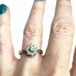 Bague design contemporain du XXème siècle en or avec diamants