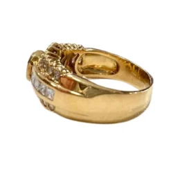 Bague design contemporaine en or avec diamants et émeraude