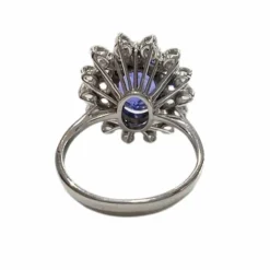 Bague design contemporaine en or avec diamants et tanzanite