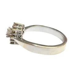 Bague design contemporain du XXème siècle en or avec diamants