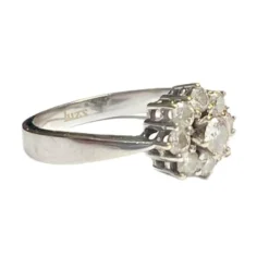 Bague design contemporain du XXème siècle en or avec diamants