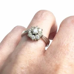 Bague design contemporain du XXème siècle en or avec diamants