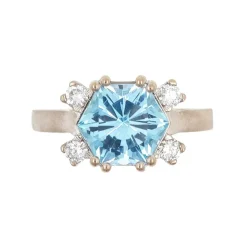 Bague design en or avec topaze bleue et diamants