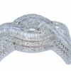Bague design en or blanc avec diamants taille brillant