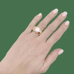 Bague deux ors, diamant 2,02 carats.