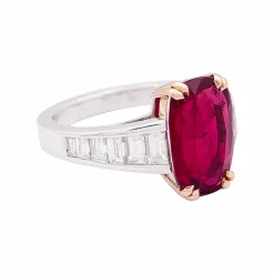 Bague deux ors, diamants, rubis.