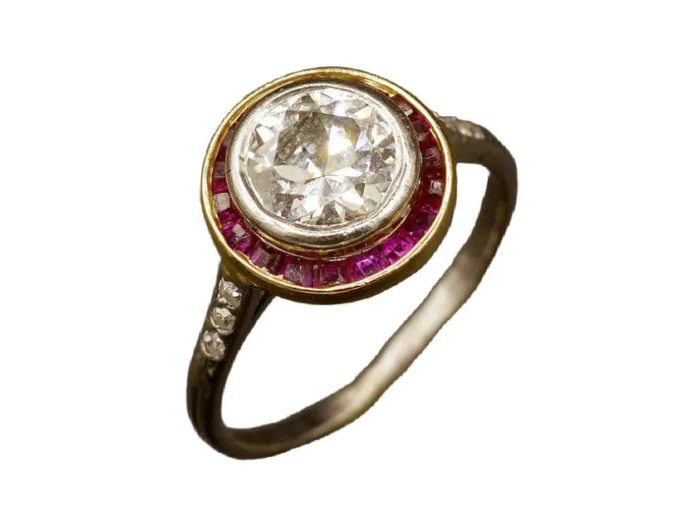 Bague Diamant Art Déco Entourage Calibré