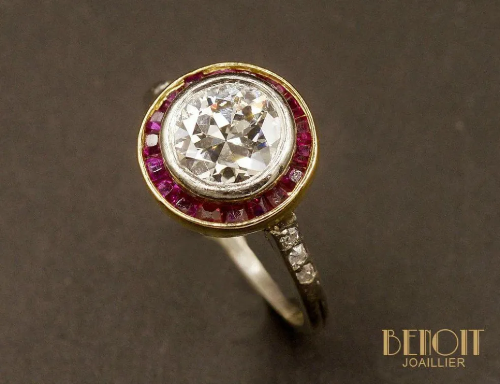 Bague Diamant Art Déco Entourage Calibré