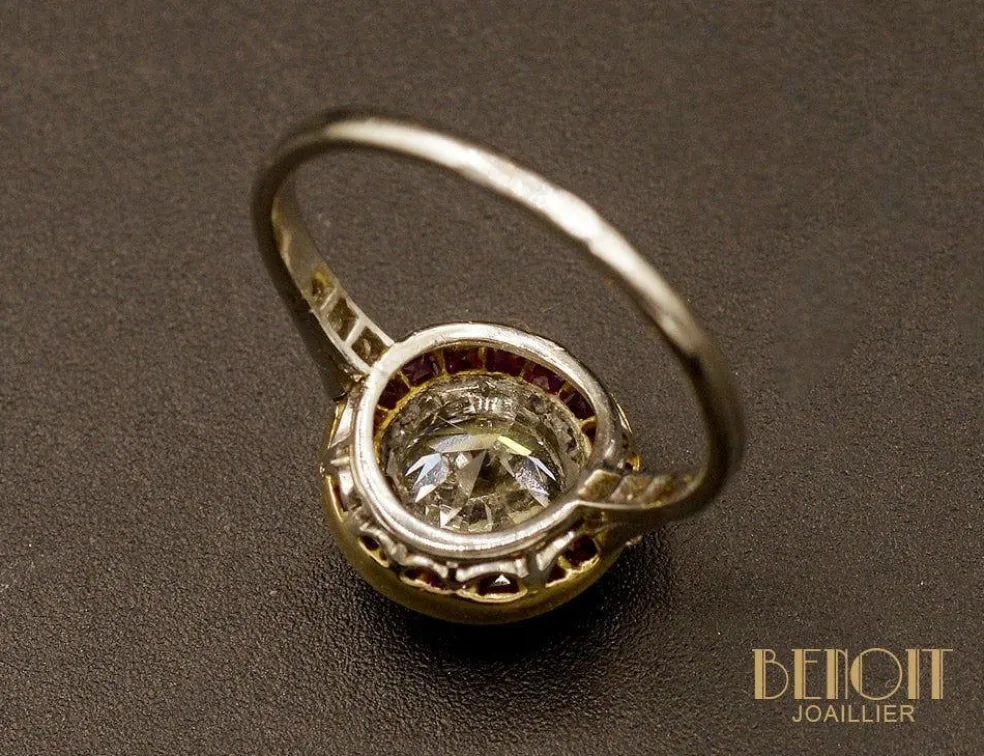 Bague Diamant Art Déco Entourage Calibré