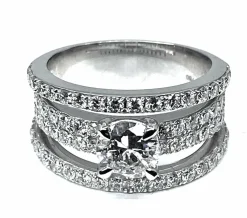 Bague diamant 0.74ct pavage diamants