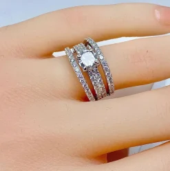 Bague diamant 0.74ct pavage diamants