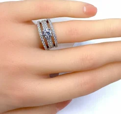 Bague diamant 0.74ct pavage diamants