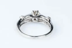 Bague diamant en or blanc