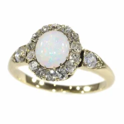 Bague diamant et opale