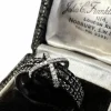 Bague diamant noir et blanc.