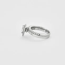 Bague Diamant poire 0.70ct