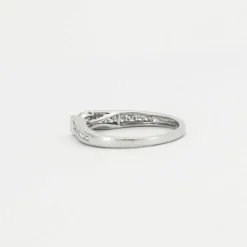 Bague diamant solitaire et pavage diamants