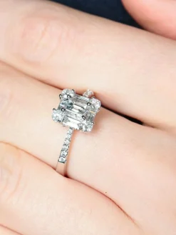 Bague Diamants baguettes et brillants