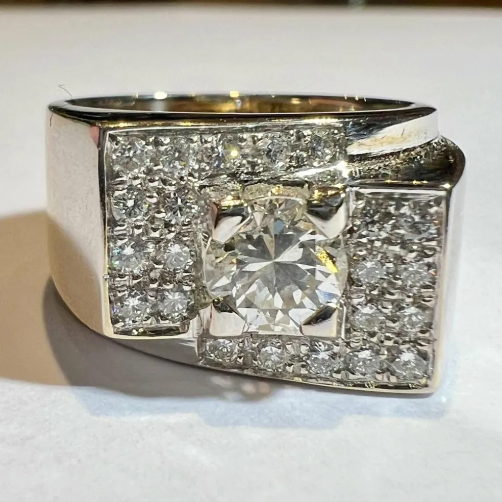 Bague Diamants, En Or 18 Blanc Carat, modèle "Tank"