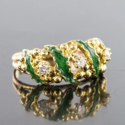 Bague diamants et émail vert