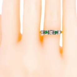 Bague diamants, émeraudes