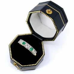 Bague diamants, émeraudes