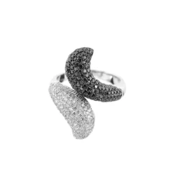 Bague diamants noirs et blancs