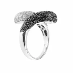 Bague diamants noirs et blancs