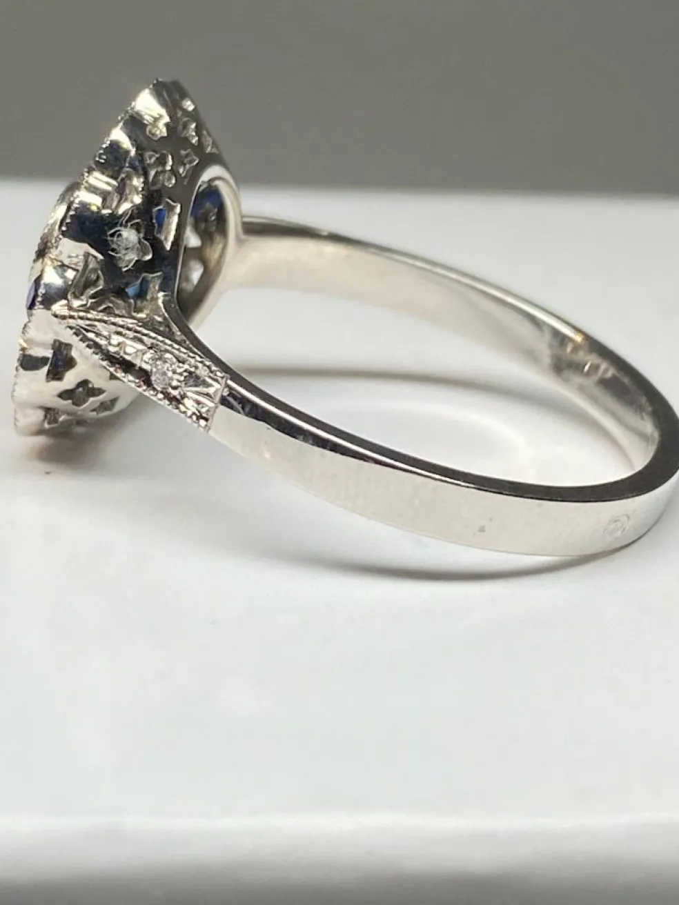 Bague diamants, saphir