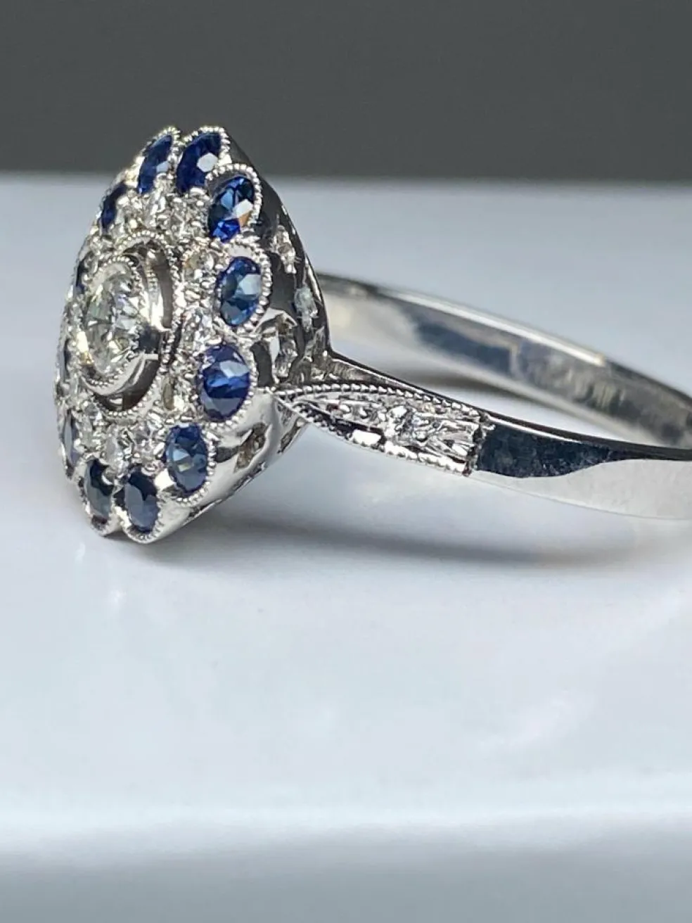 Bague diamants, saphir