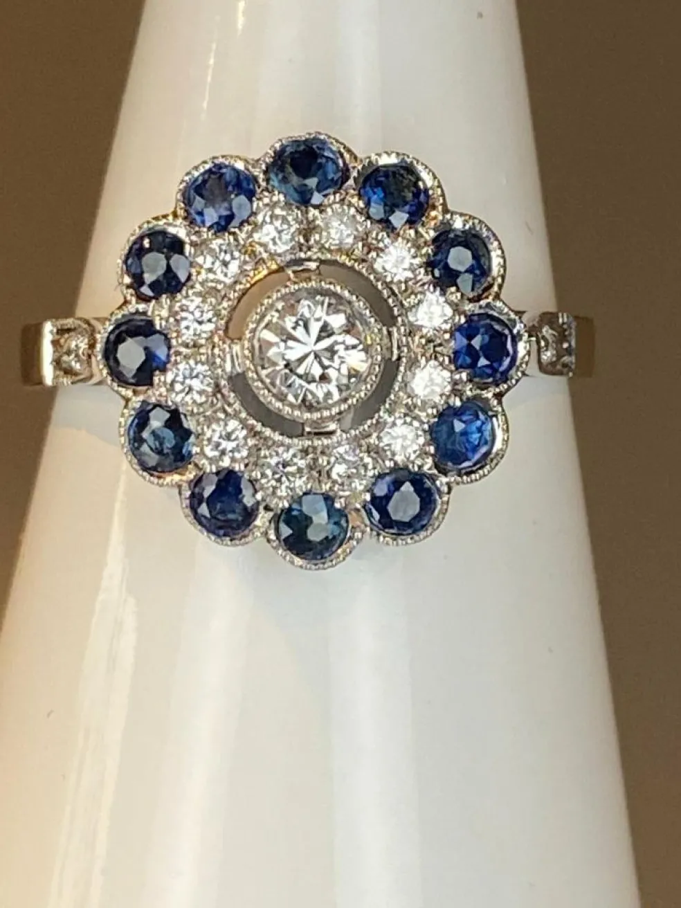 Bague diamants, saphir