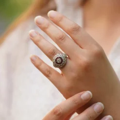Bague Dôme Art Déco Diamants Rubis Platine
