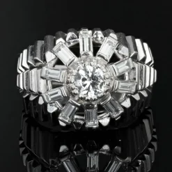 Bague dôme diamants baguettes