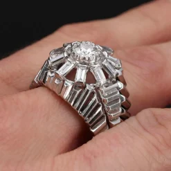 Bague dôme diamants baguettes