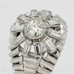 Bague dôme diamants baguettes