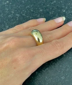 Bague Dôme en or jaune 18 carats sertie de diamants