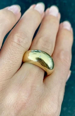 Bague Dôme en or jaune 18 carats sertie de diamants