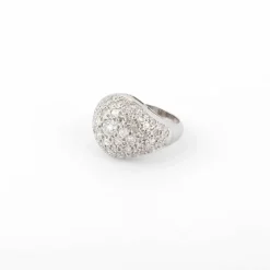 Bague dôme en platine et diamants