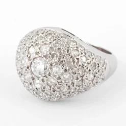 Bague dôme en platine et diamants