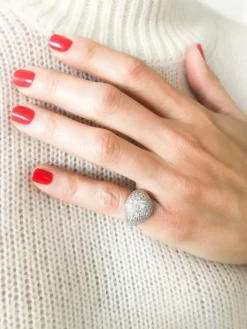 Bague dôme en platine et diamants