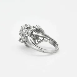 Bague dôme en platine, or blanc et diamants