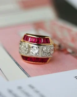 Bague Dôme Or Rose Diamants et Calibrés de Rubis Verneuil
