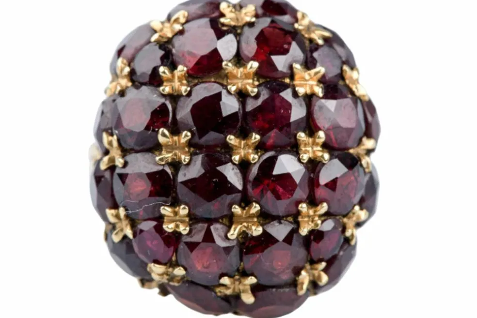 Bague Dome or jaune 18 carats Grenat 11,20 carats