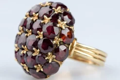 Bague Dome or jaune 18 carats Grenat 11,20 carats